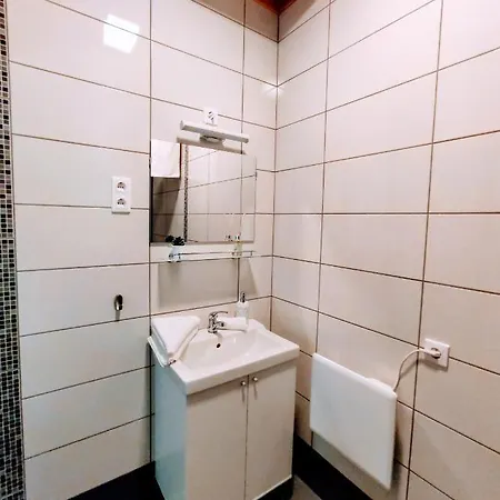 Kishid Vendeghaz Pilismarot Apartment Exterior photo